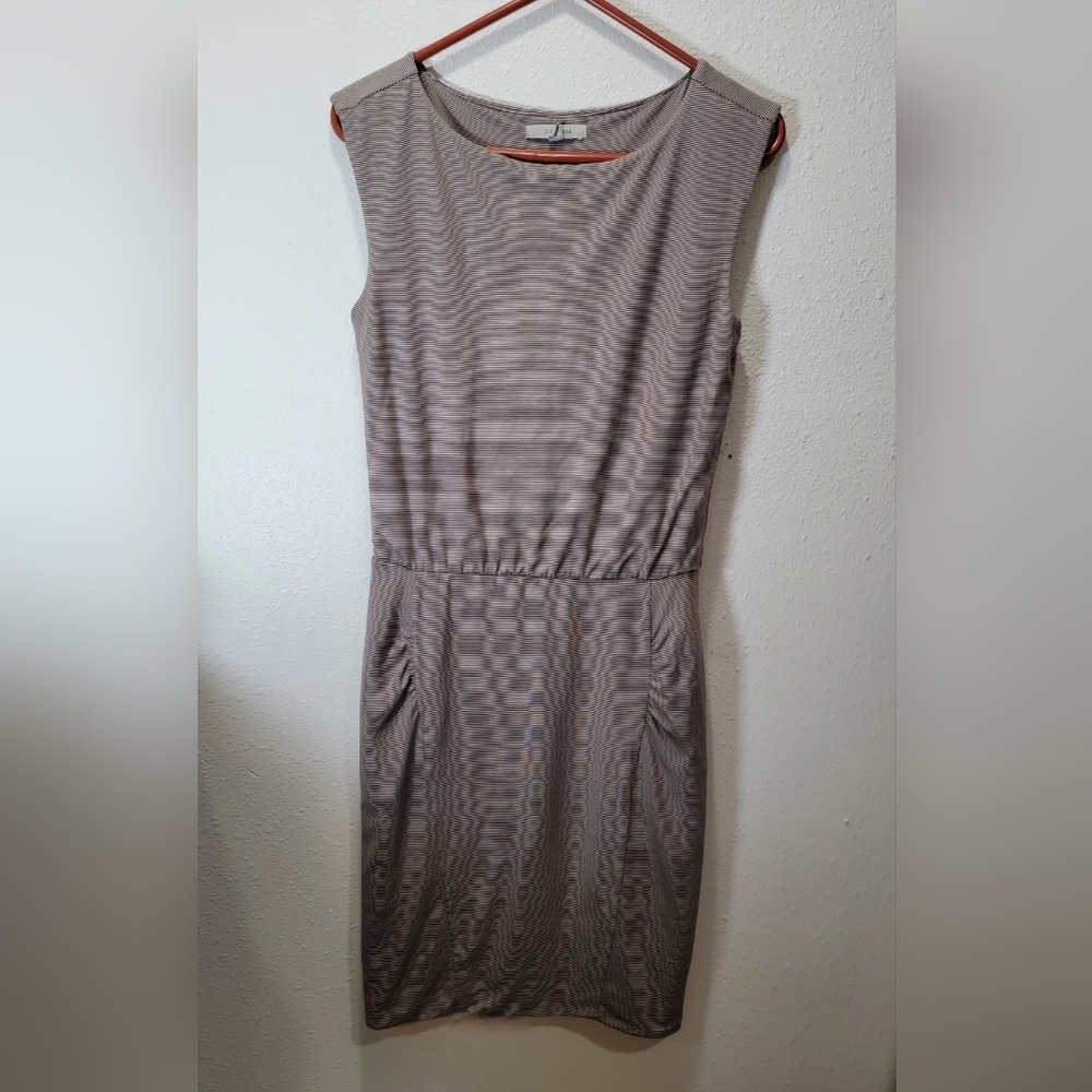 Athleta Westwood Taupe White Microstripe Ruched Sleeveless Dress size XS